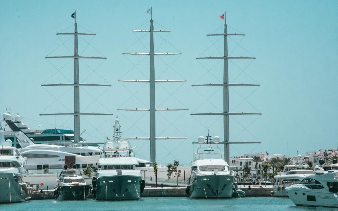 The Enchantment of Diving: Discovering the Best Dive Sites in the Dominican Republic from the Deck of Your Megayacht